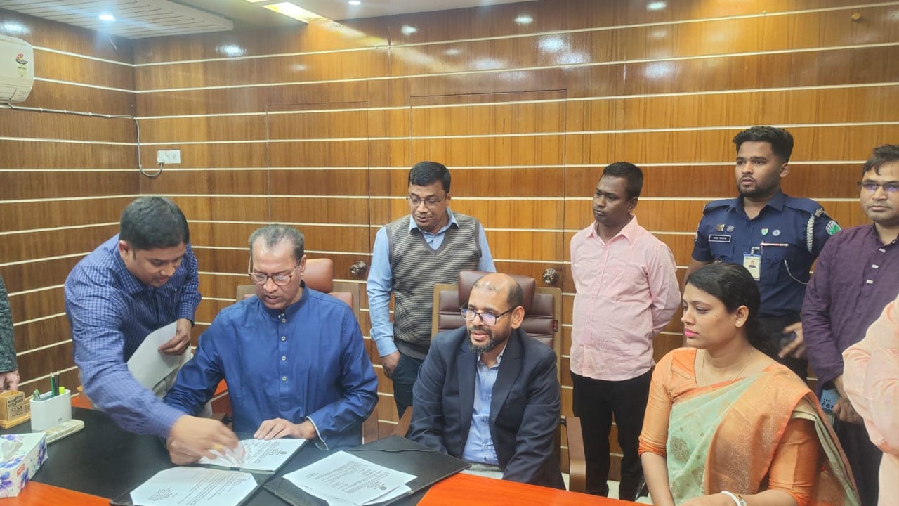 সুনামগঞ্জ জেলা পরিষদের প্রশাসকের দায়িত্ব নিলেন মিজান চৌধুরী