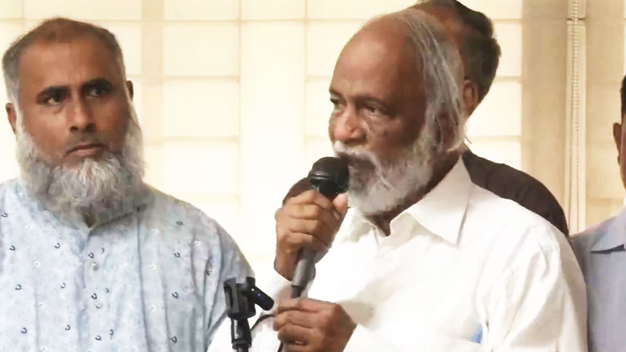 সংকট সমাধানে গণতান্ত্রিক পথে হাঁটতে হবে: মঈন খান
