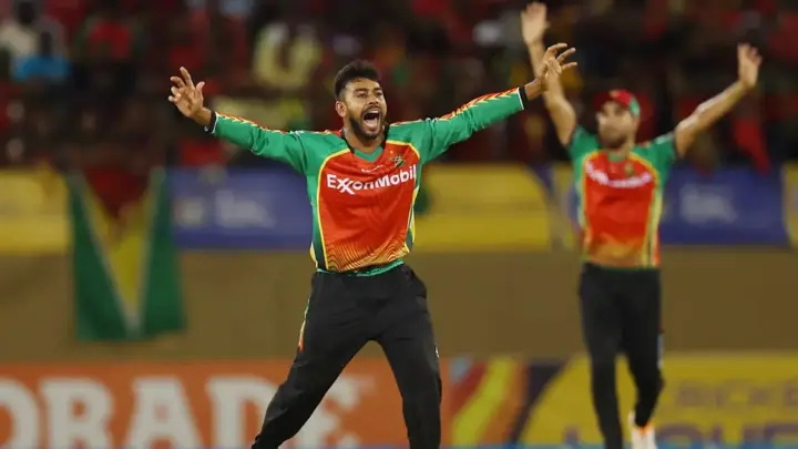 সিপিএল অভিষেকেই ঘূর্ণি জাদুতে দলকে জেতালেন মিরাজ