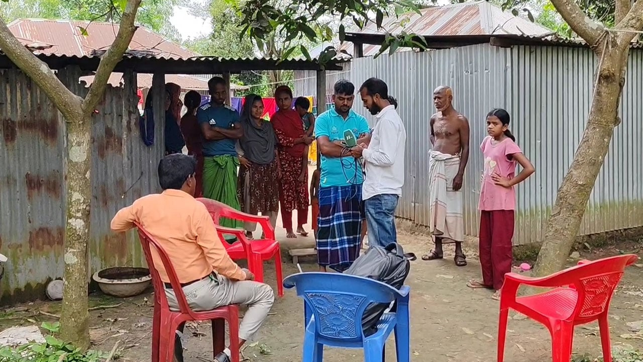 স্ত্রী পালাল বন্ধুর সঙ্গে, প্রতিশোধ নিতে সেই বন্ধুর বউকেই বিয়ে