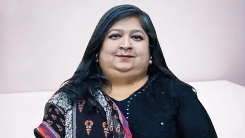 আস্থার সংকট ও অস্বচ্ছতা কাটিয়ে ঘুরে দাঁড়াবে বীমা শিল্প