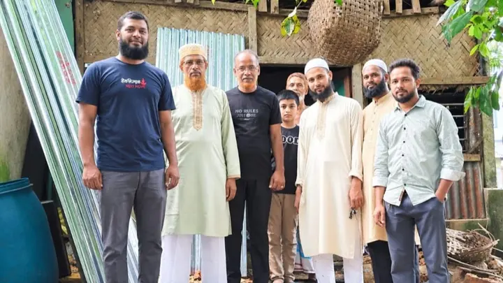 মিরসরাইয়ে অসহায় বিধবা ও এতিম সন্তানদের পাশে জামায়াত, বসতঘর সংস্কারে সহায়তা