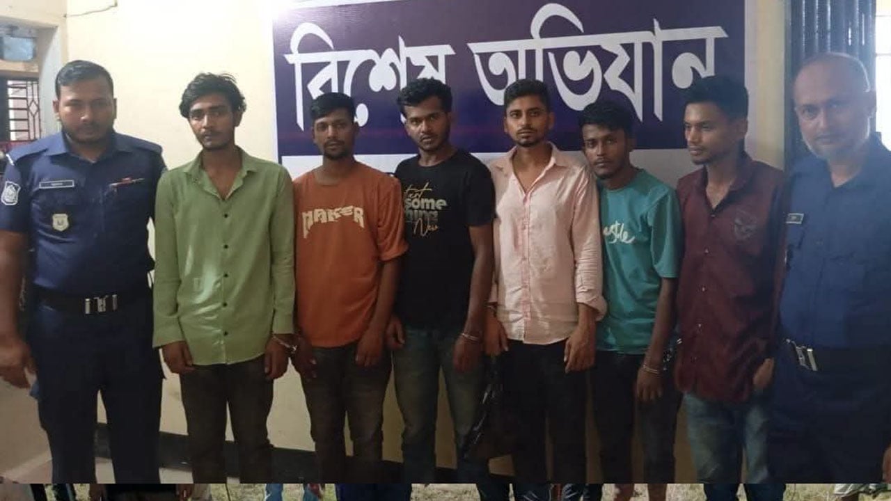 মিরসরাইয়ে নির্মাণাধীন ফ্যাক্টরিতে ডাকাতি, গ্রেপ্তার ৭