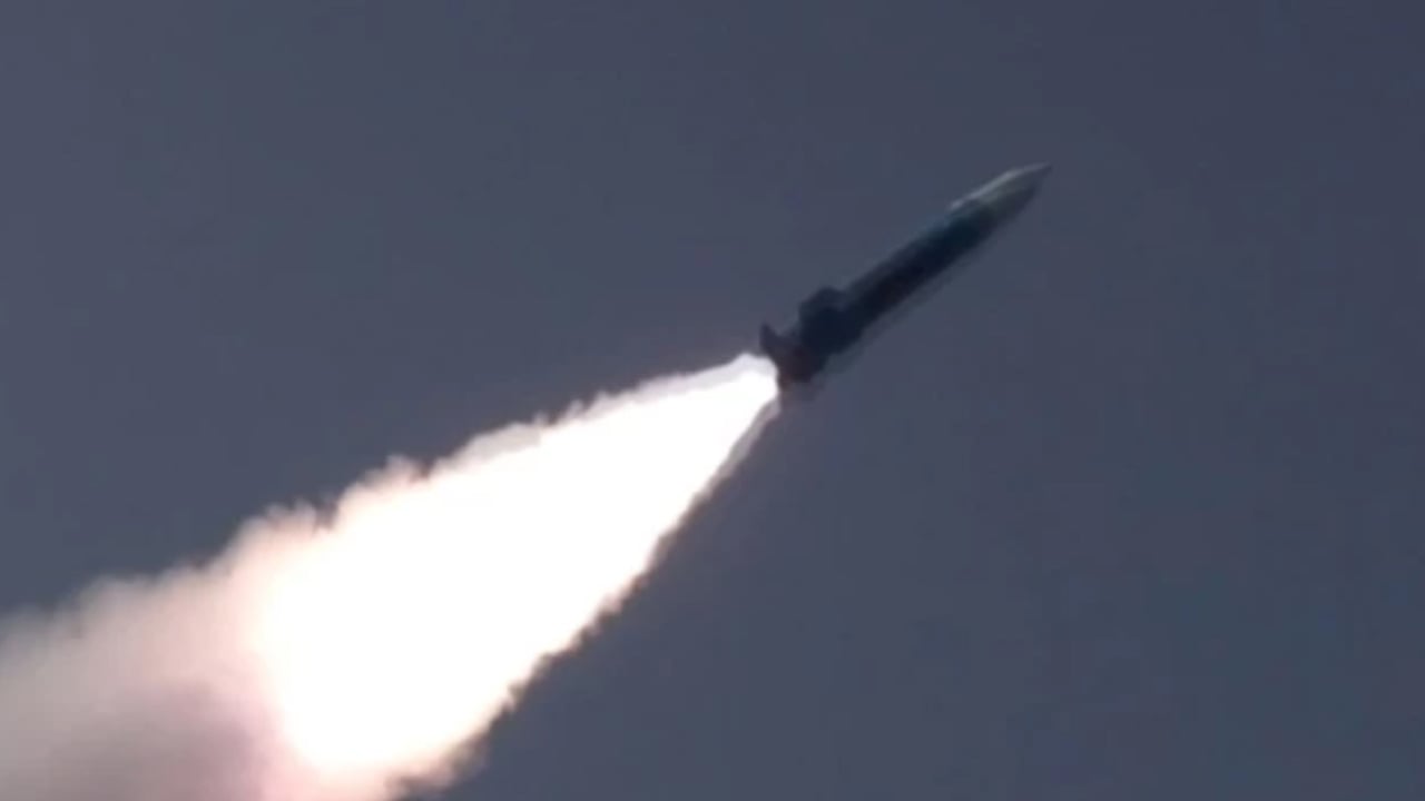 দেশীয় প্রযুক্তির জাহাজ বিধ্বংসী ব্যালিস্টিক ক্ষেপণাস্ত্র পরীক্ষা পাকিস্তানের