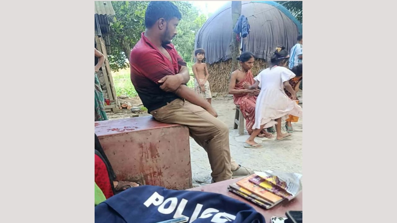 মুকসুদপুরে খেলনা পিস্তলসহ ভুয়া পুলিশ আটক