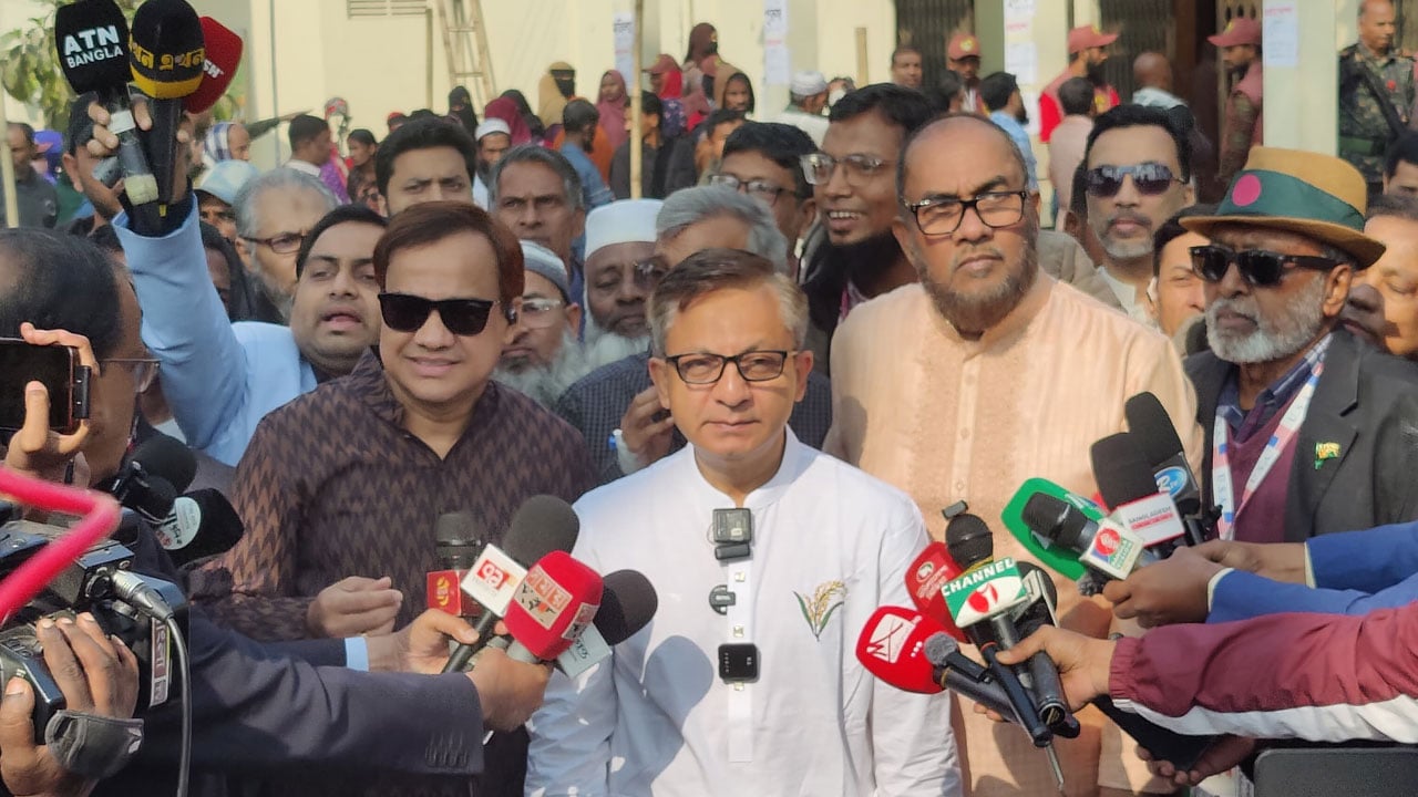 সবাইকে ভোটকেন্দ্রে আসার আহ্বান বিএনপি প্রার্থী মুক্তাদিরের