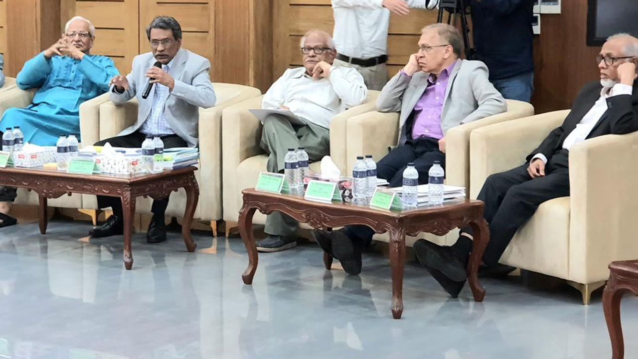ঐকমত্যের স্বার্থে দলগুলোকে ছাড় দেওয়ার অনুরোধ আলী রীয়াজের