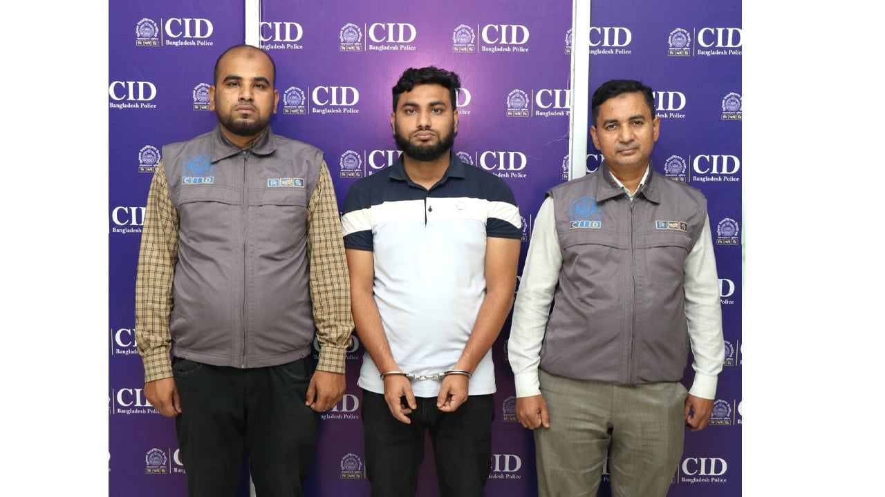 ইন্টারপোলের গোয়েন্দা তথ্য: হোসেন ডাইংয়ের ব্যবস্থাপক গ্রেপ্তার