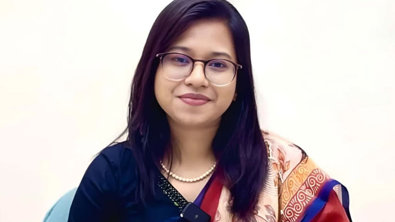 প্রার্থিতা বাতিল, আপিলে ইসিতে যাচ্ছেন মনিরা শারমিন