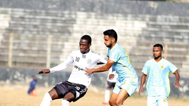 মোহামেডান-আবাহনীর ম্যাচ দিয়ে মাঠে ফিরছে লিগ