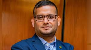 দায়িত্ব থেকে সরে দাঁড়ালেন মোখলেসুর