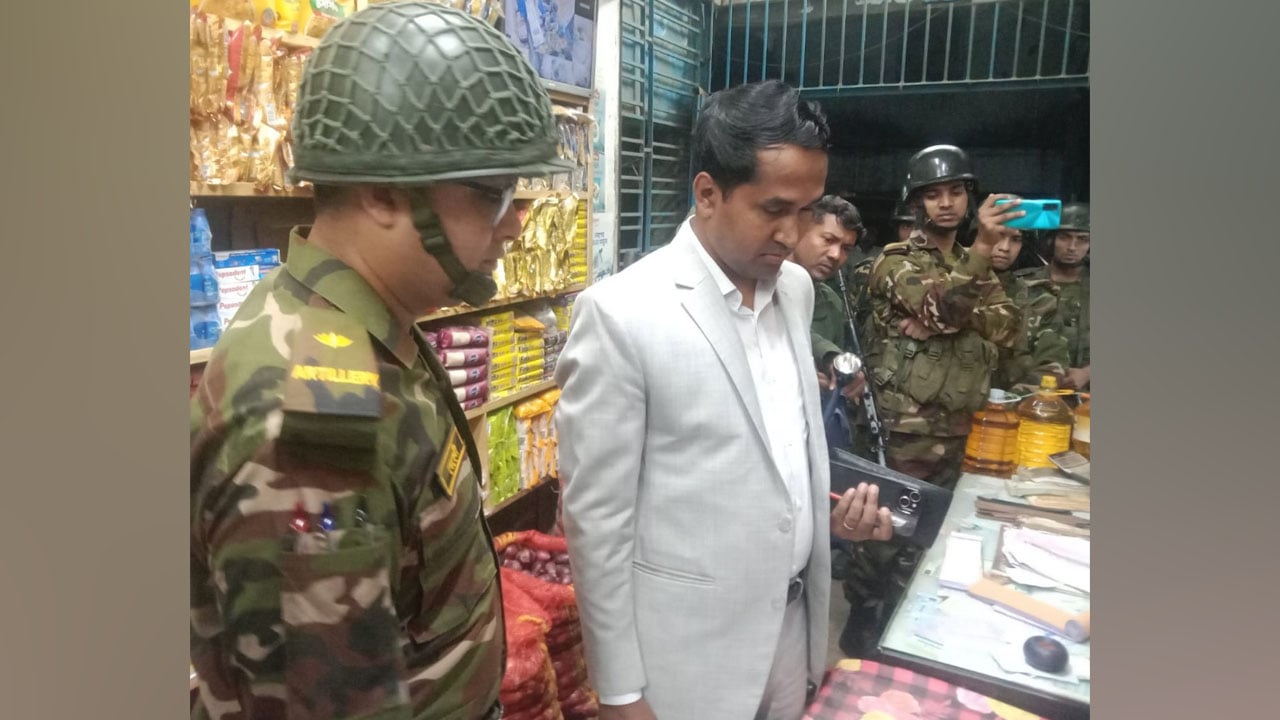 মৌলভীবাজারে সয়াবিন তেল মজুতদারের বিরুদ্ধে অভিযান