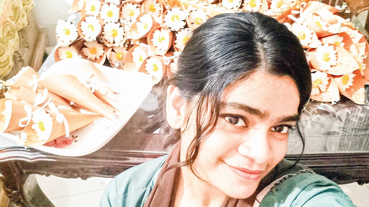 কানিজের মোমের দুনিয়া
