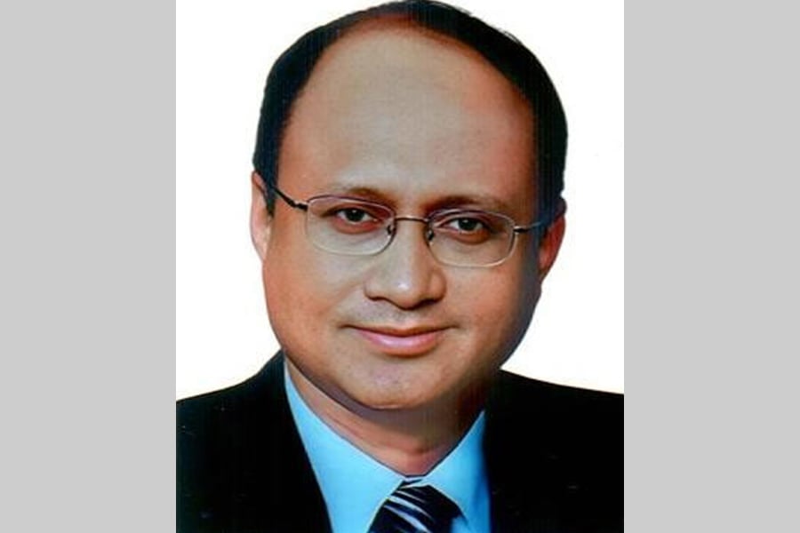 দুদকের নতুন চেয়ারম্যান মোহাম্মদ আবদুল মোমেন