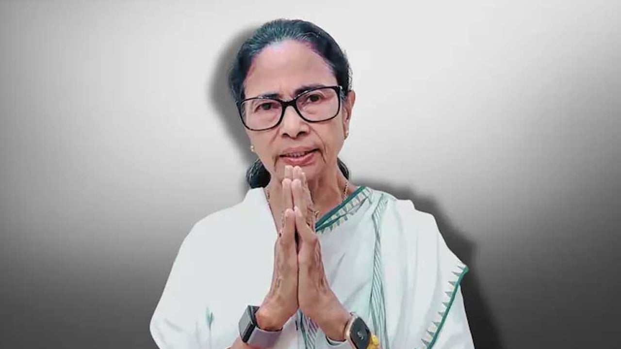 ভেঙে দেওয়া হলো পশ্চিমবঙ্গের মন্ত্রিসভা, মমতা যুগের ইতি