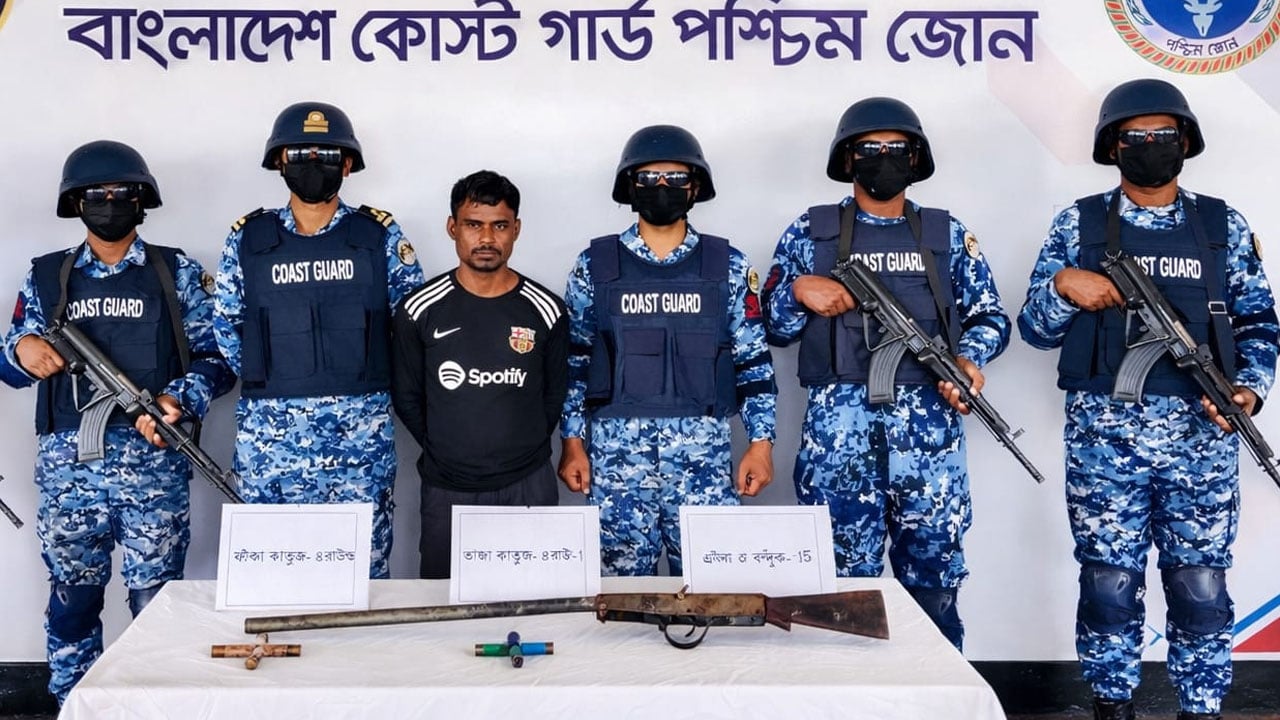 সুন্দরবনে সুমন বাহিনীর এক ডাকাত সদস্য আটক