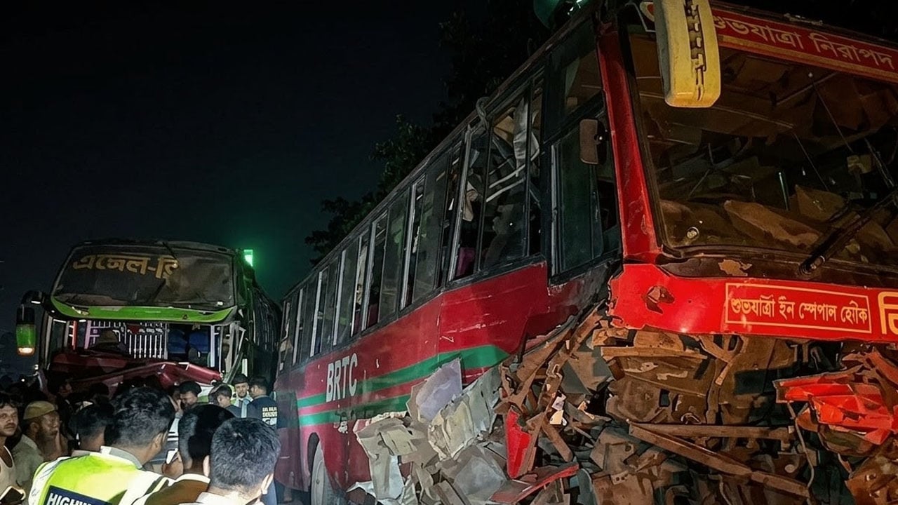 মুকসুদপুরে দুই বাসের সংঘর্ষে নিহত ২, আহত ২০