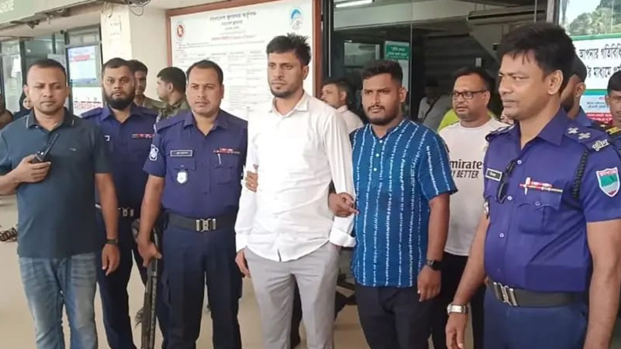 ভারতে পালাতে গিয়ে ছাত্রলীগ নেতা গ্রেপ্তার