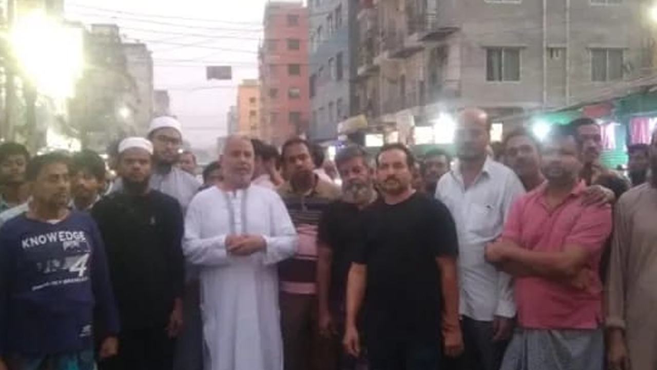 ভূমিদস্যুদের হাত থেকে বিহারী ক্যাম্প রক্ষার দাবিতে মিরপুরে বিক্ষোভ