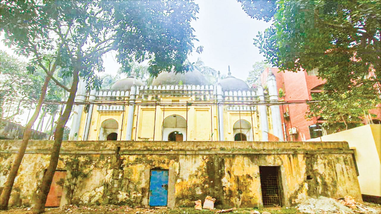 ঢাকার প্রথম দিকের ‘আবাসিক শিক্ষাপ্রতিষ্ঠান’