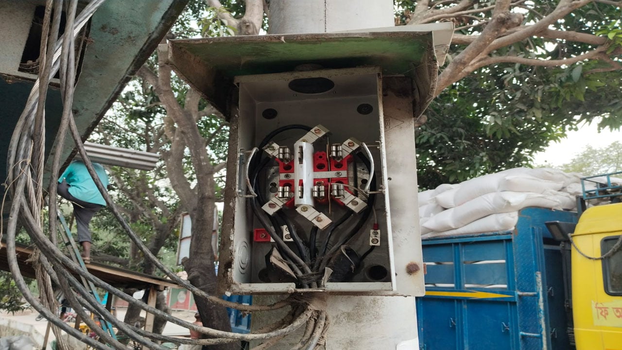 বিকাশে টাকা পেয়ে চোরাই মিটার ফেরত