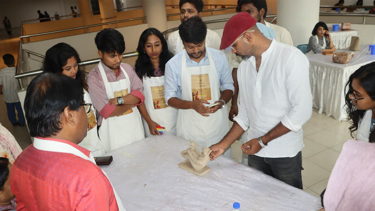 শিল্পকলার আয়োজনে মৃৎশিল্প ও শাস্ত্রীয় সংগীত কর্মশালা
