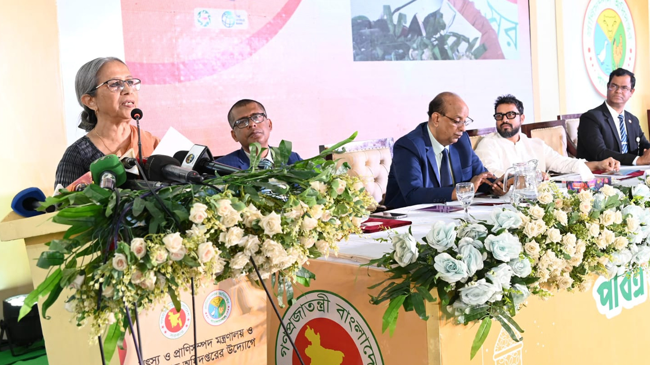 অহেতুক দাম বাড়ালে ছাড় দেওয়া হবে না: প্রাণিসম্পদ উপদেষ্টা