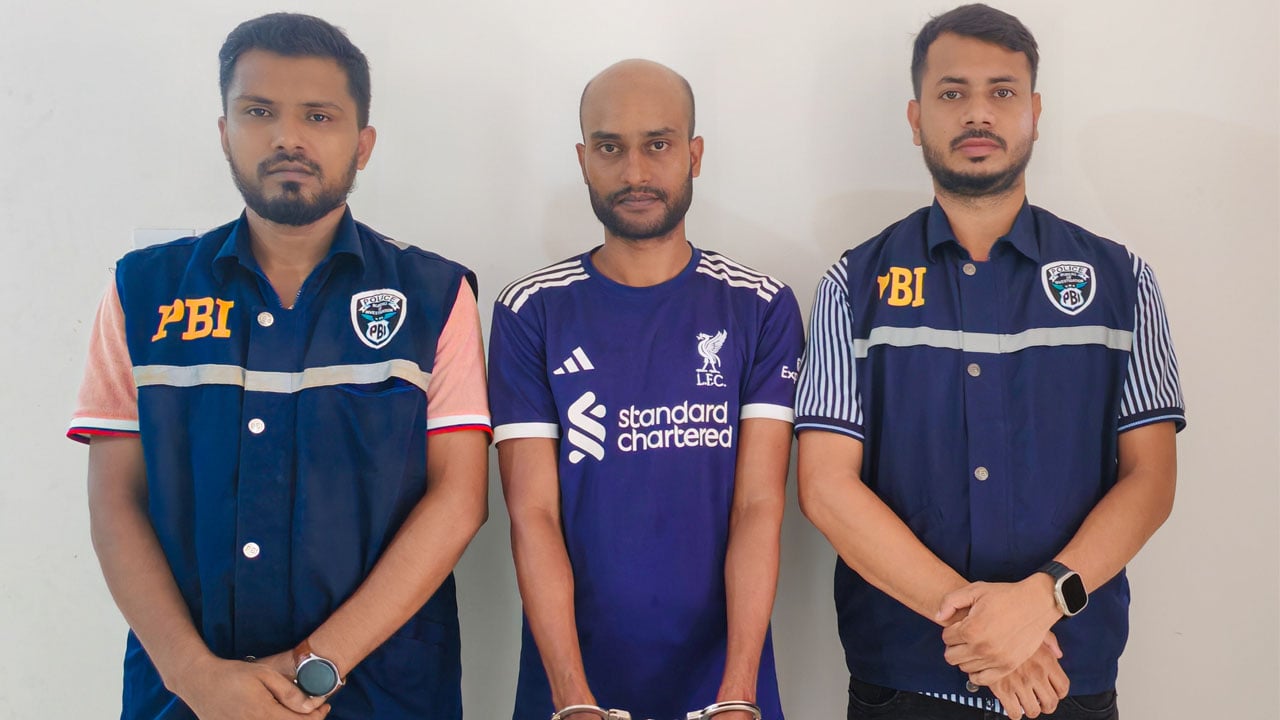 সিদ্ধিরগঞ্জে পারিবারিক কলহের জেরে গৃহবধূ হত্যা, স্বামী গ্রেপ্তার
