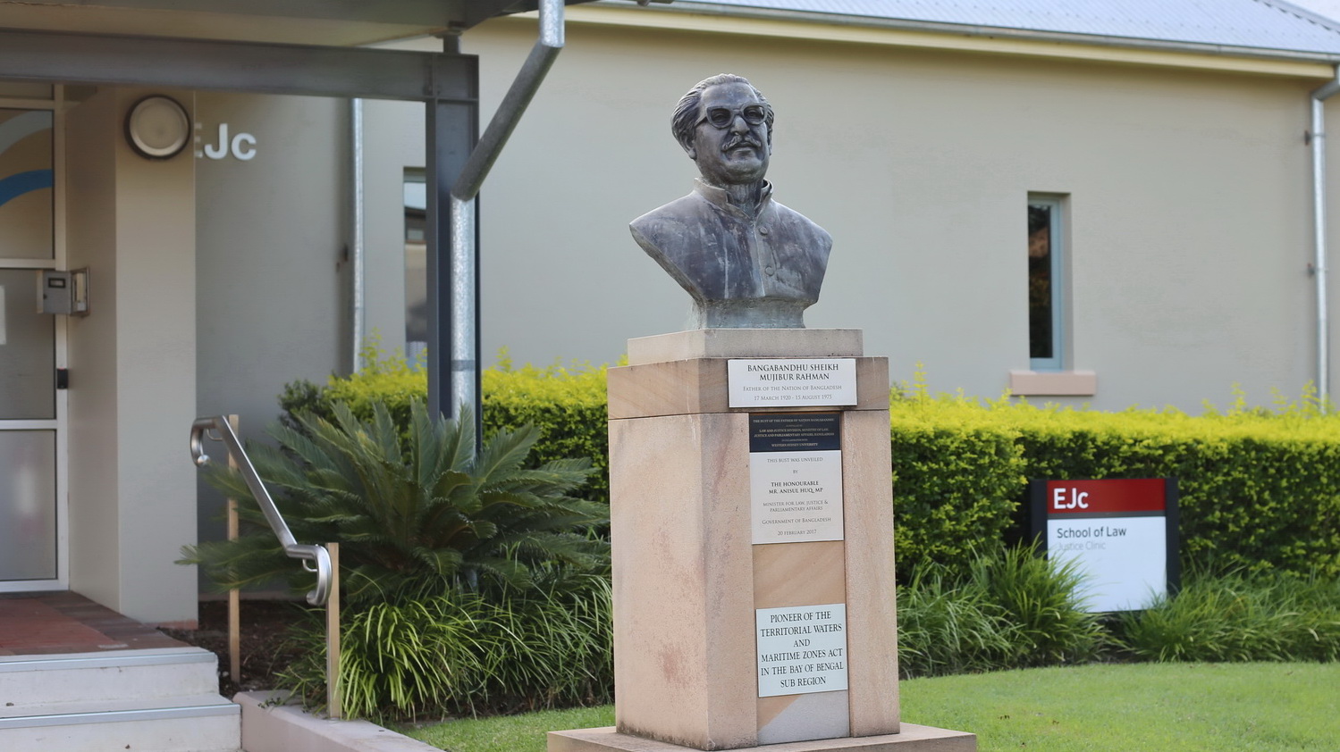 অস্ট্রেলিয়ায় মুজিবের মূর্তি অপসারণ