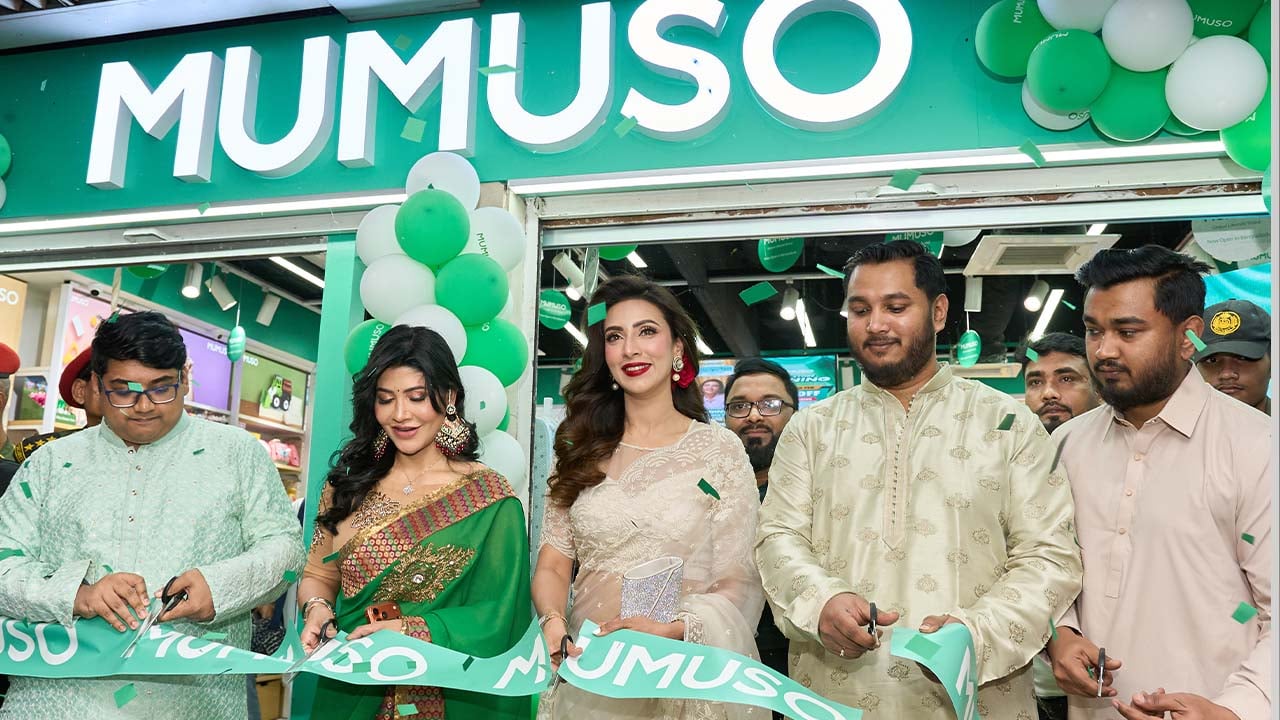 মুমুসোর নতুন স্টোর উদ্বোধন করলেন বিদ্যা সিনহা মিম