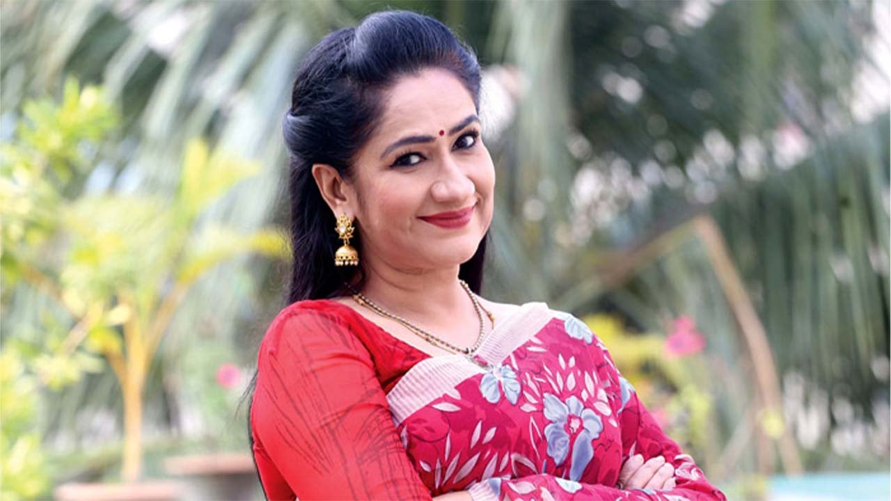 ছেলেকে মারধরের অভিযোগ মনিরা মিঠুর