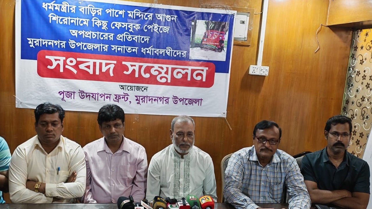 চাঁপাইনবাবগঞ্জে সড়ক বিভাগের বৃক্ষরোপণ কর্মসূচি শুরু