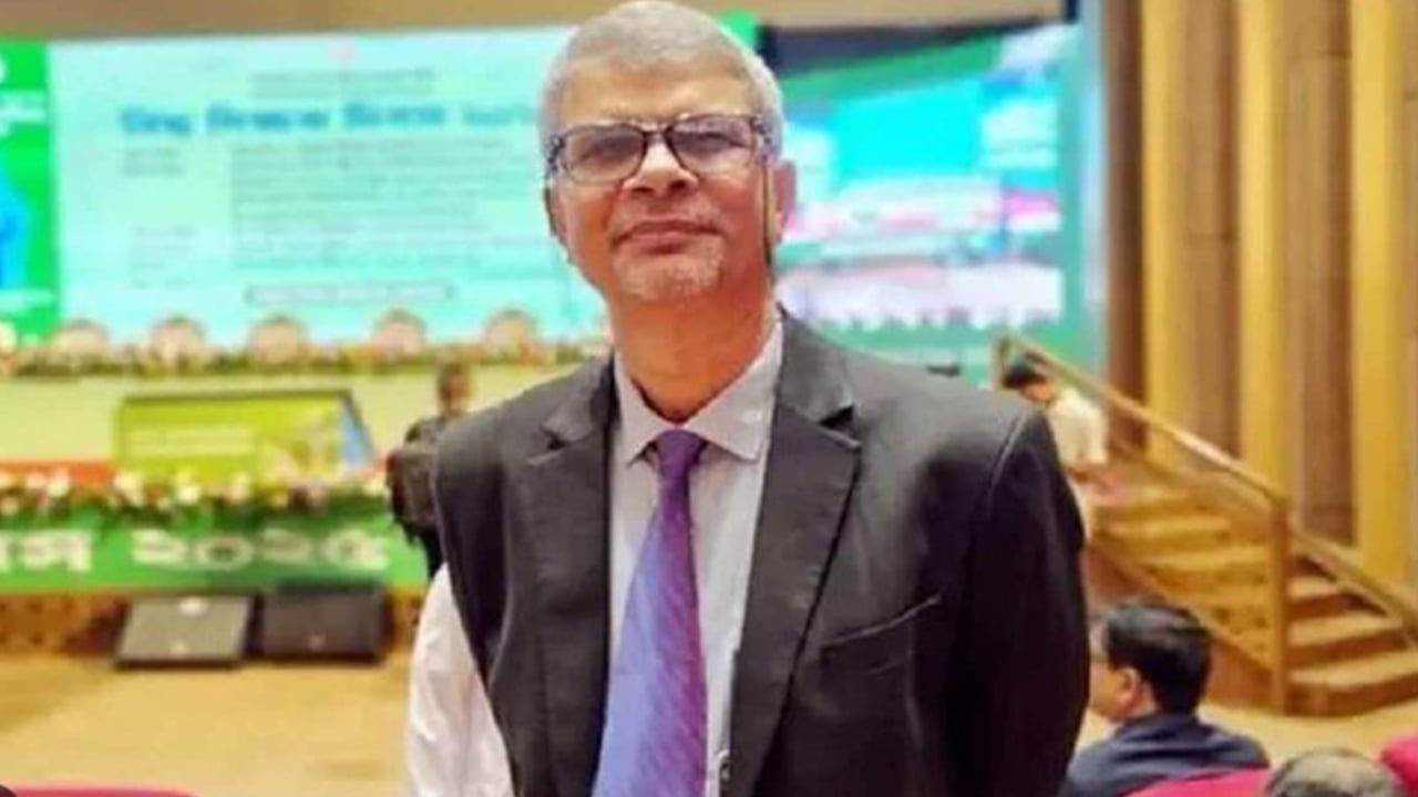 মাউশি ডিজি অধ্যাপক আজাদ খান ওএসডি