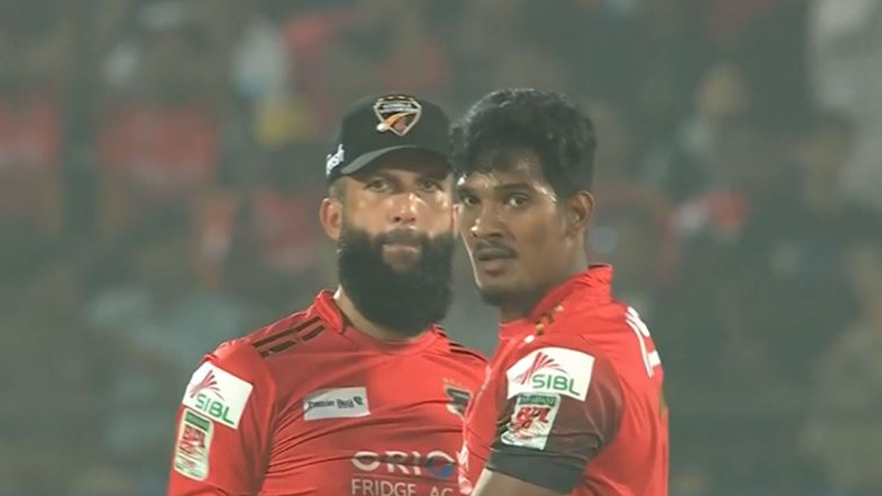শেষ মুহূর্তে খুলনা শিবিরে মুশফিক