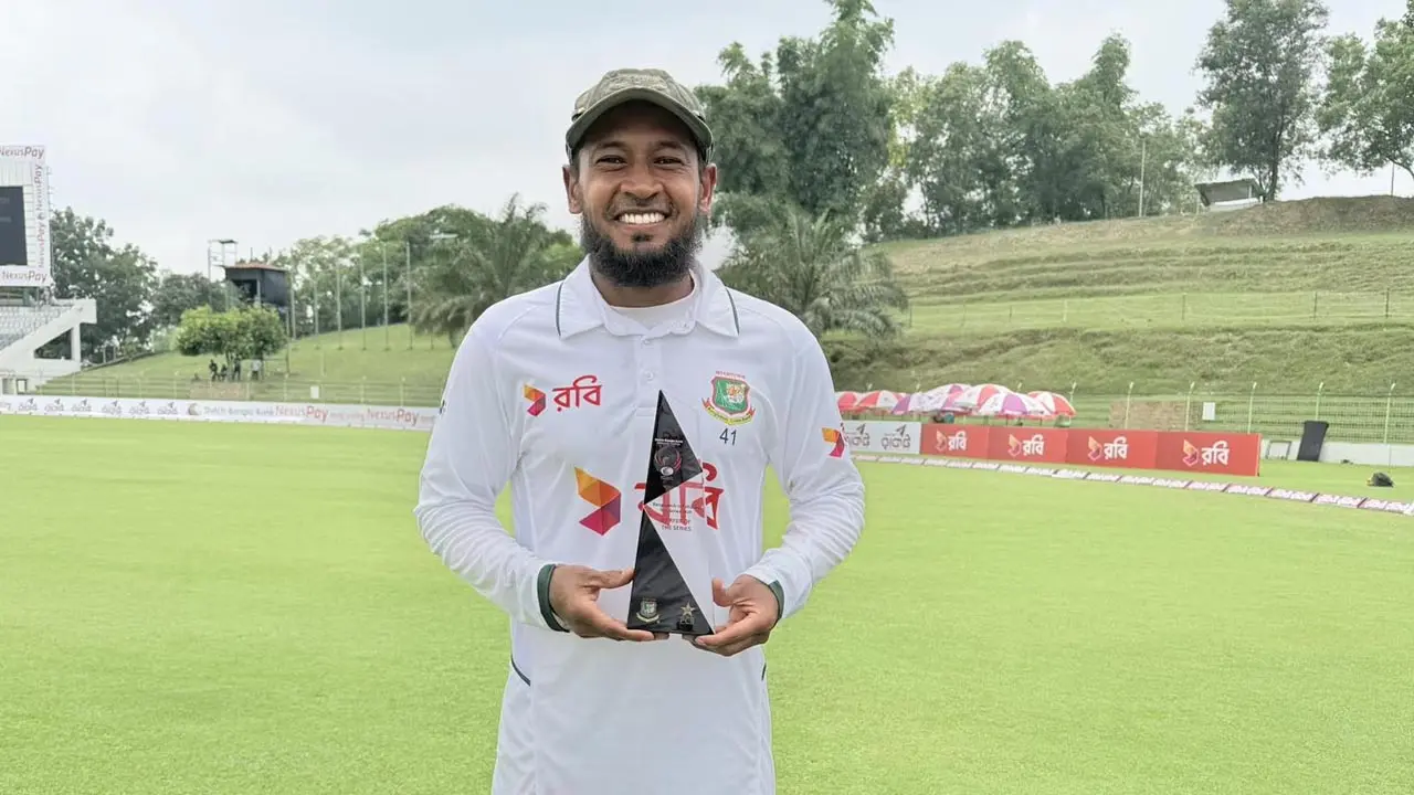 সিরিজ-সেরা মুশফিকের কণ্ঠে কঠোর পরিশ্রমের বার্তা