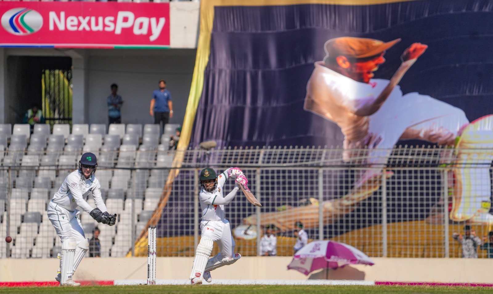 সকালে অপেক্ষা নতুন রেকর্ডের