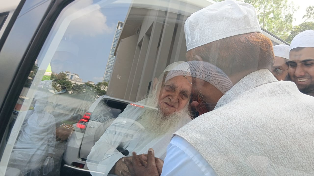 হেফাজত আমিরের সঙ্গে গোলাম পরওয়ারের ‘দোয়া বিনিময়’