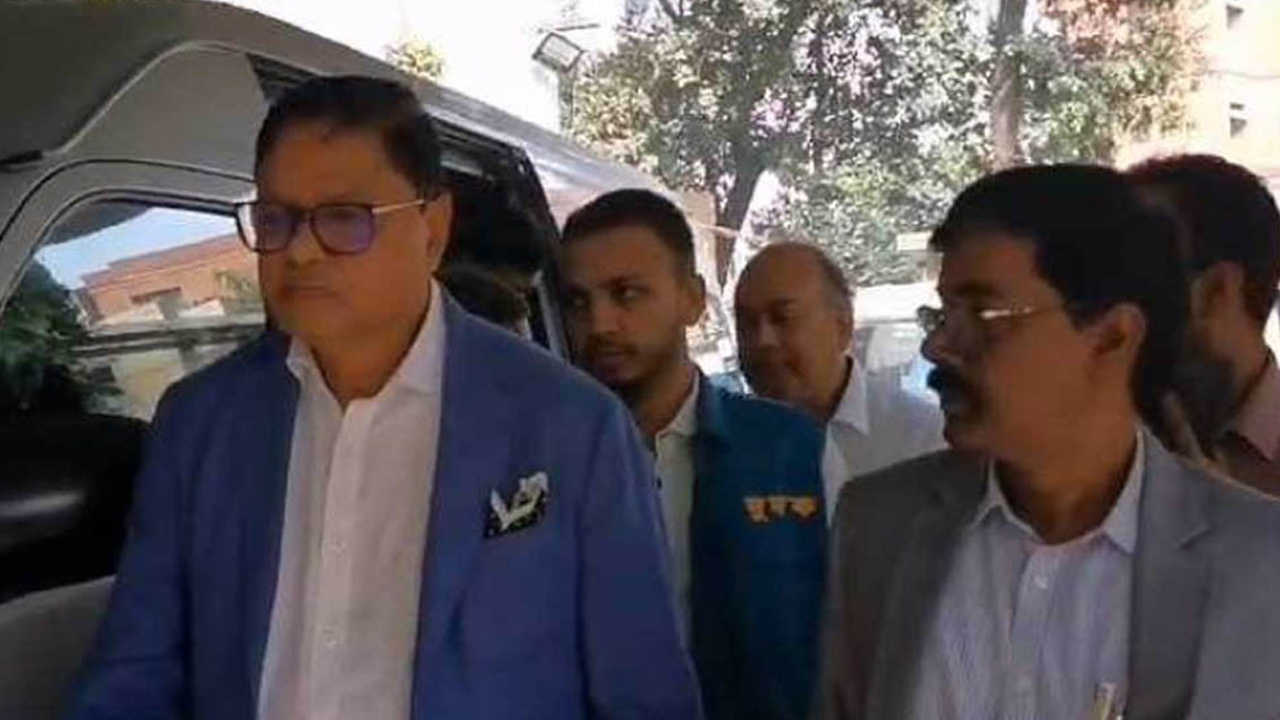 ম্যাক্স গ্রুপের চেয়ারম্যান গ্রেপ্তার, ২৭ কোটি ৮৬ লাখ টাকার অবৈধ সম্পদ