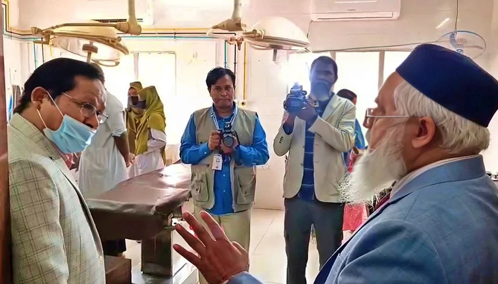 ডিজির সঙ্গে অশোভন আচরণের পেছনে ডা. ধনদেবের ষড়যন্ত্র ফাঁস