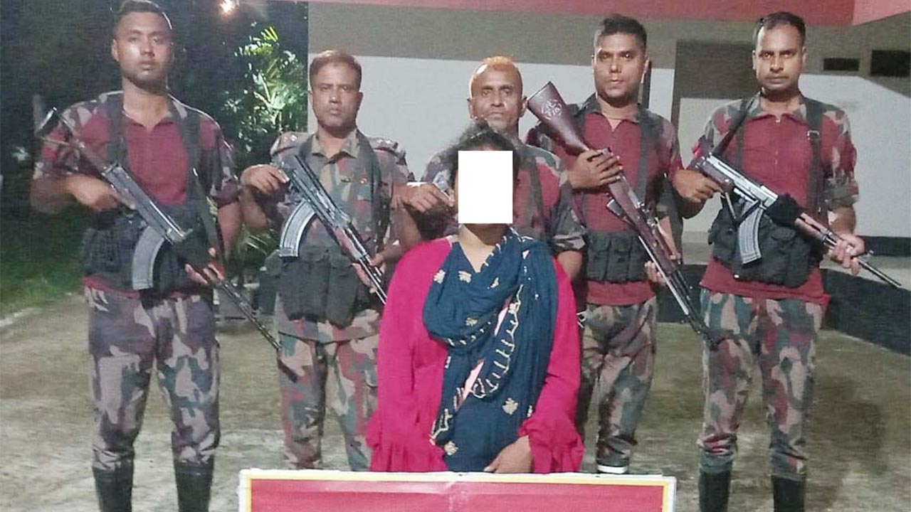 মহেশপুর সীমান্তে অবৈধ অনুপ্রবেশের দায়ে ভারতীয় নারী  আটক