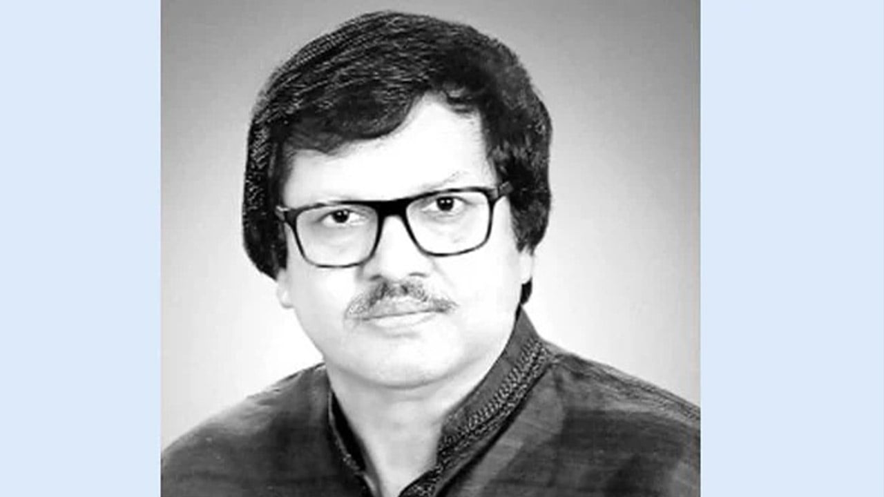নির্বাচনি ট্রেনে উঠছে দেশ