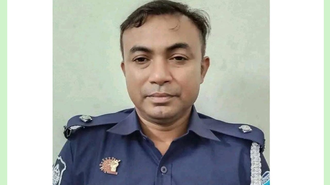 ছাত্রদের আন্দোলনের মুখে পটিয়ার ওসি প্রত্যাহার