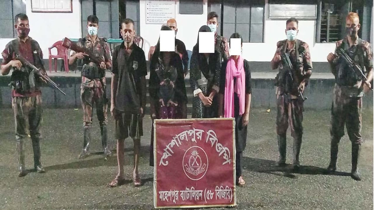 সীমান্তে ৪ বাংলাদেশিকে ফেরত দিয়েছে বিএসএফ