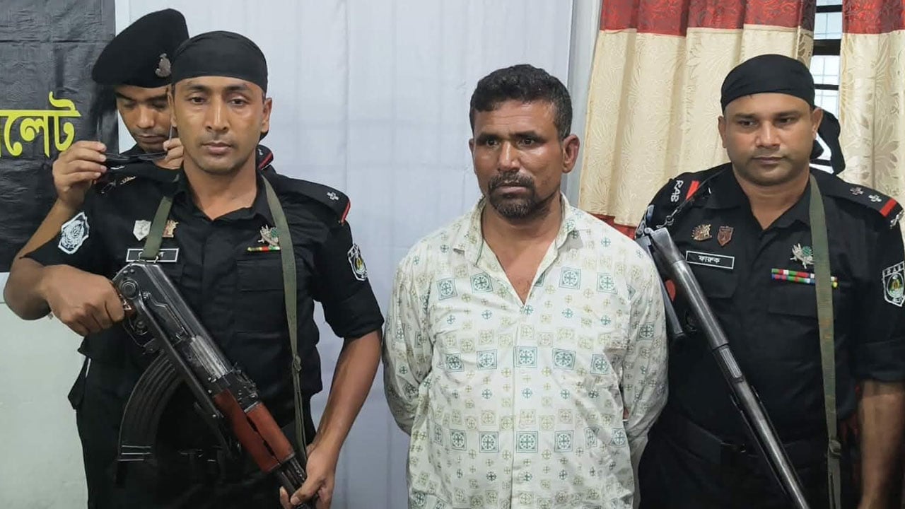 নবীনগরে তিন র‍্যাব সদস্যকে মারধর, দুই মাস পর ডাকাত গ্রেপ্তার