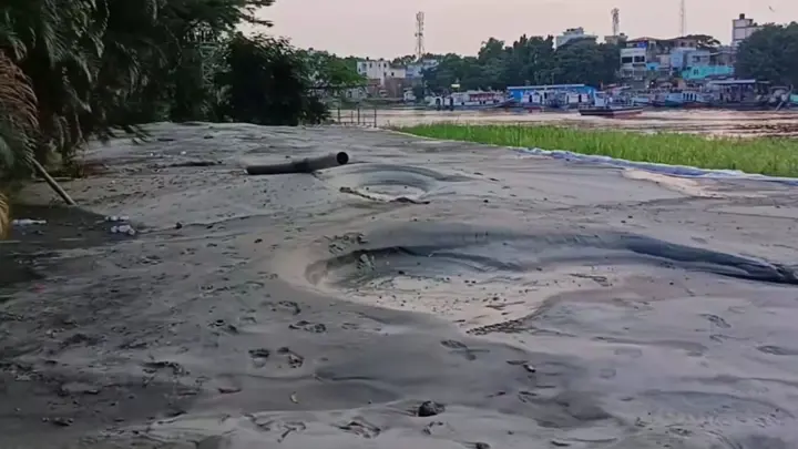 নবীনগরে তিতাস নদী ভরাট করে দখলের অভিযোগ