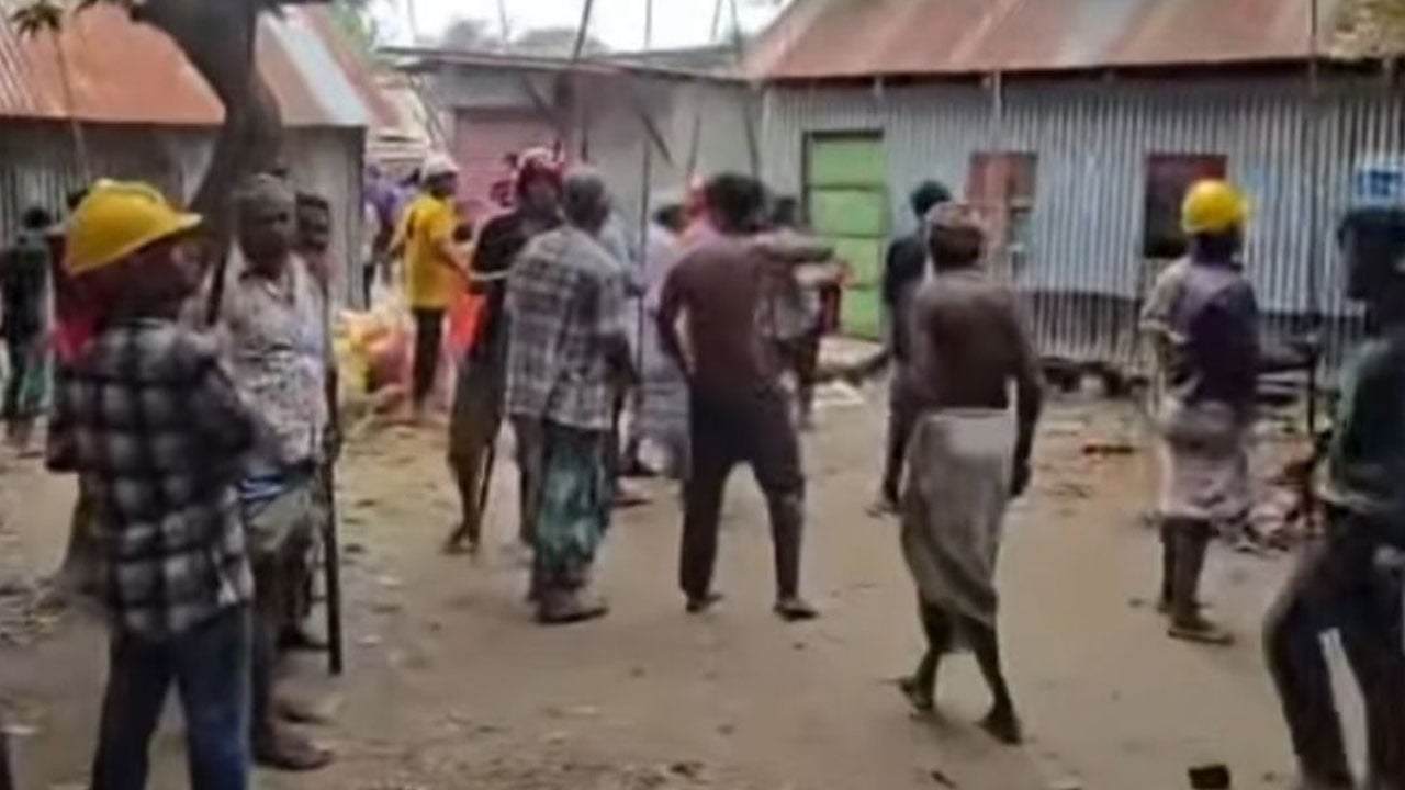 নবীনগরে মাইকে ঘোষণা দিয়ে দুই পক্ষের সংঘর্ষে আহত ২০