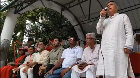 বিএনপির প্রতিষ্ঠাবার্ষিকীর মঞ্চে মহিলা দলের বহিষ্কৃত নেত্রী