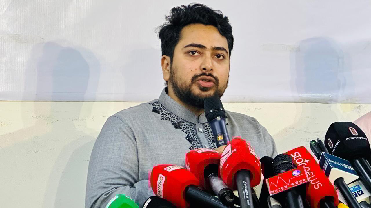 নির্বাচনী পরিবেশ সন্তোষজনক নয়, বিভিন্ন জায়গায় অস্ত্রের মহড়া চলছে