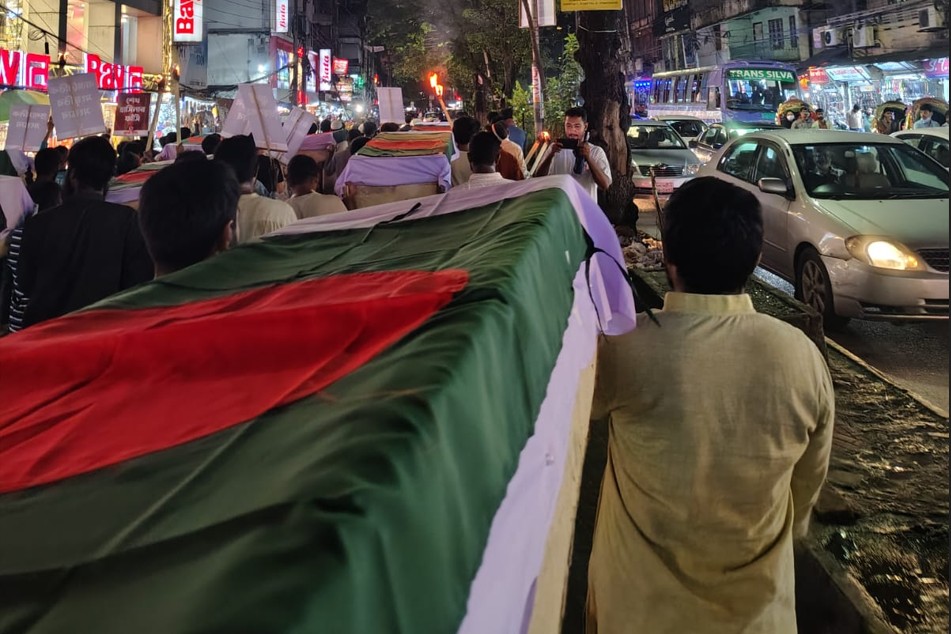 ৬ দফা দাবি আদায়ে ঢাকায় জুলাই ঐক্যের প্রতীকী কফিন মিছিল