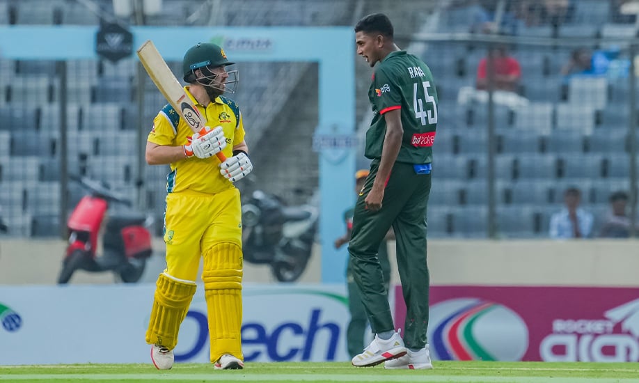 ইংলিসকে আউট করে আগ্রাসী উদযাপন, শাস্তি পেলেন নাহিদ রানা
